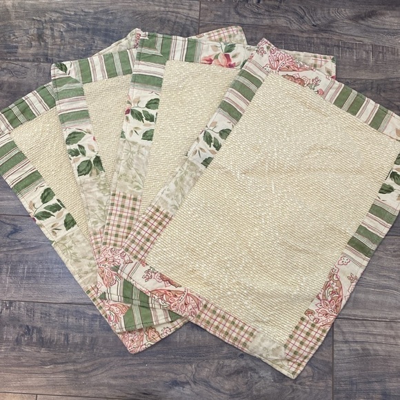 Set of 4 Boho Shabby Chic Floral patchwork placemats with woven centers 18”x13” - Picture 2 of 3